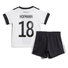 Tyskland Jonas Hofmann #18 Hemmaställ Barn VM 2022 Korta ärmar (+ Korta byxor)